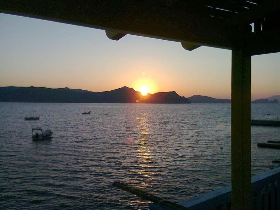 The Yellow Boat House Klima  Bagian luar foto
