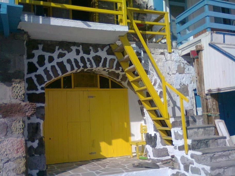 The Yellow Boat House Klima  Bagian luar foto